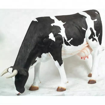 comprar La escultura de tamaño natural de la vaca de la prenda impermeable animal realista de la estatua modificó disponible para requisitos particulares online manufacture