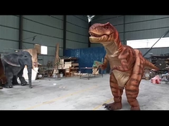 Modelo ocultado Carnotaurus adulto del traje del dinosaurio de la pierna